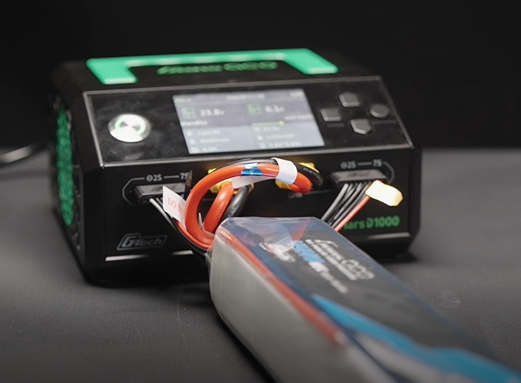 格氏Sport航模電池充電中 格氏Sport航模電池充電中