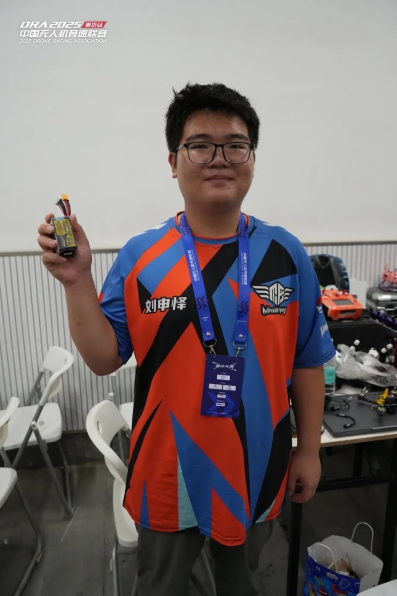 V6新品一電難求 V6新品一電難求