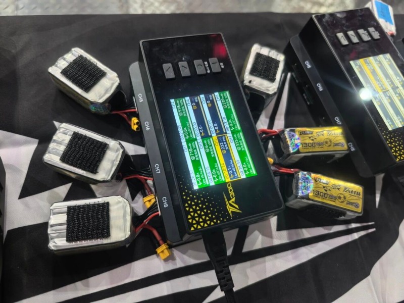 Tattu 無人機(jī)足球電池和充電器